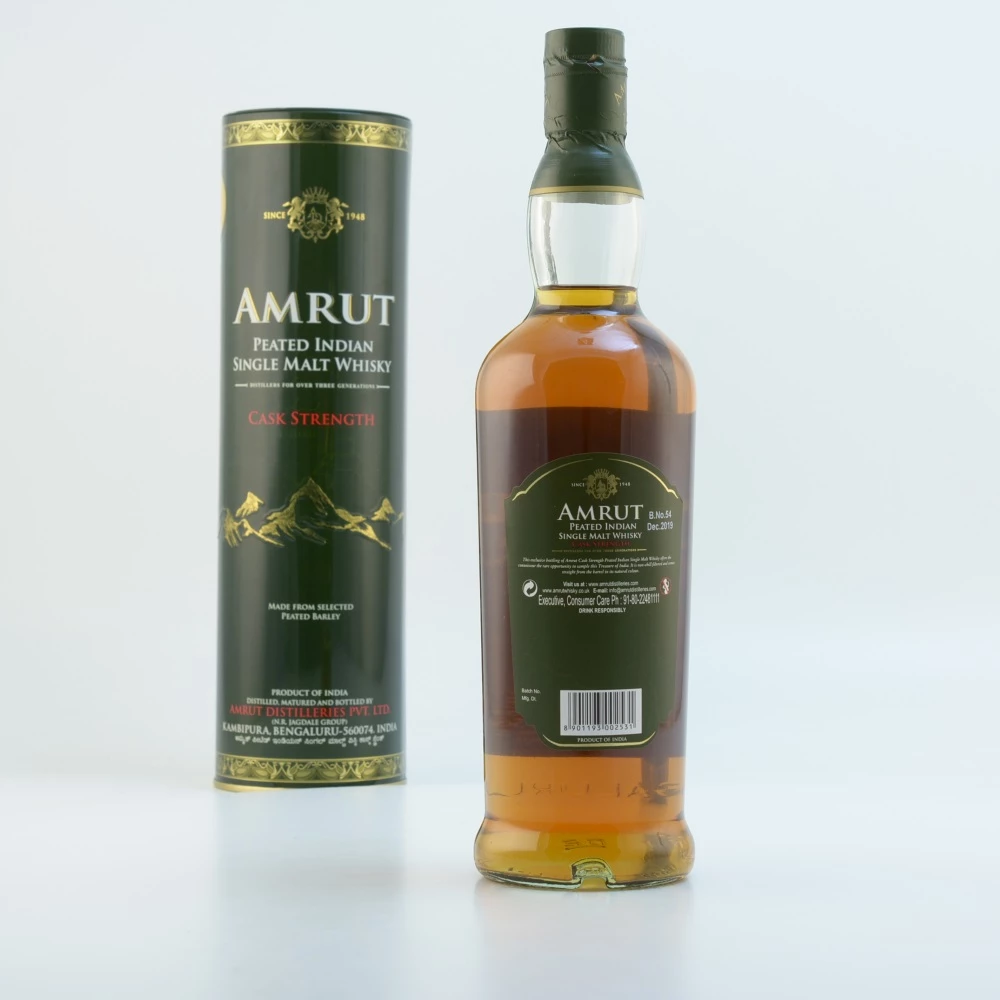 Amrut Peated Indian Whisky Cask Strength 62,8% 0,7l 6 Amrut Peated Indian Whisky Cask Strength 62,8% 0,7l – Bild 4